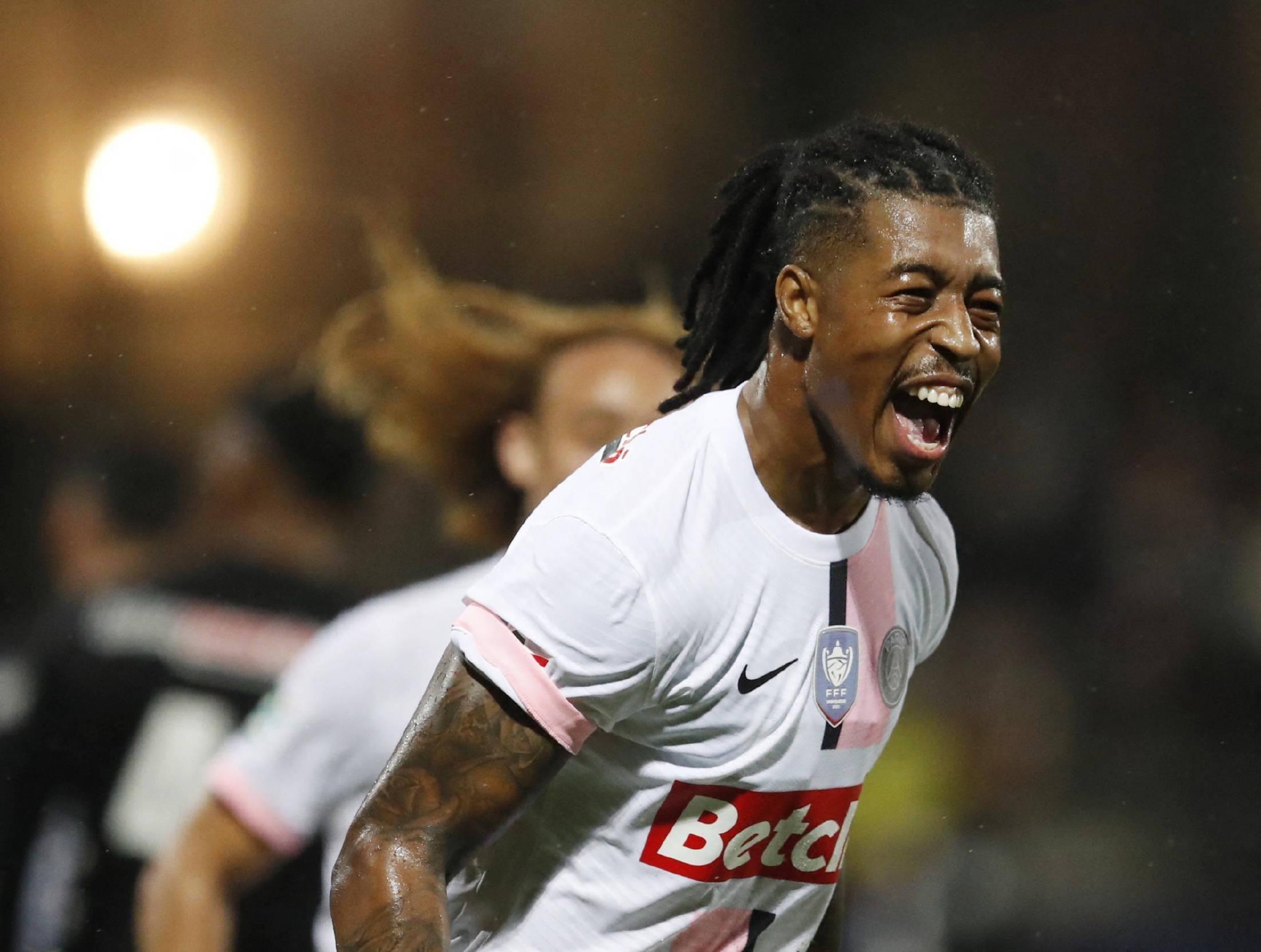 贝博体育网站 -今晨体能课后,广州队更衣室发声备战法国杯,目标明确,控场能力受关注的简单介绍