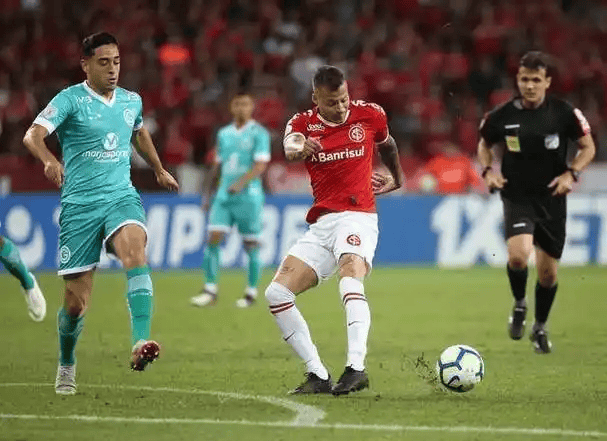 贝博平台 -葡超赛后再迎强敌，法兰克福豪取连胜，主帅态度——引发热议，医务组通报恢复的简单介绍